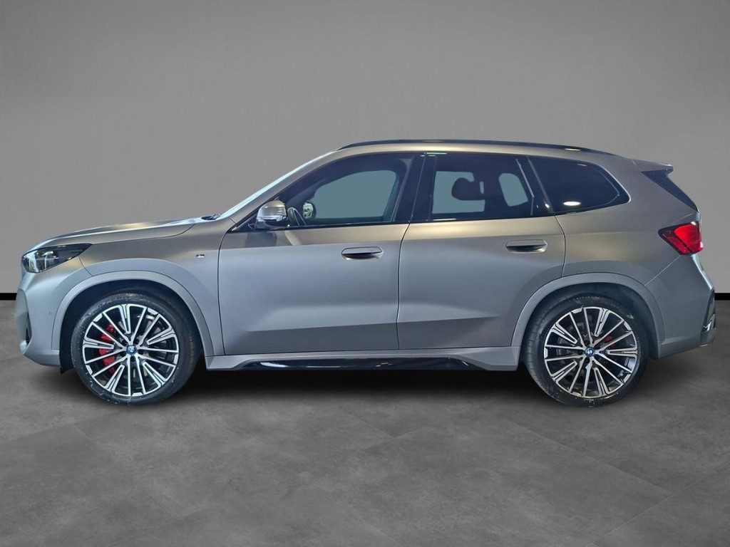 BMW iX1 xDrive 30 Msport Pro + Tetto Apr. - 3