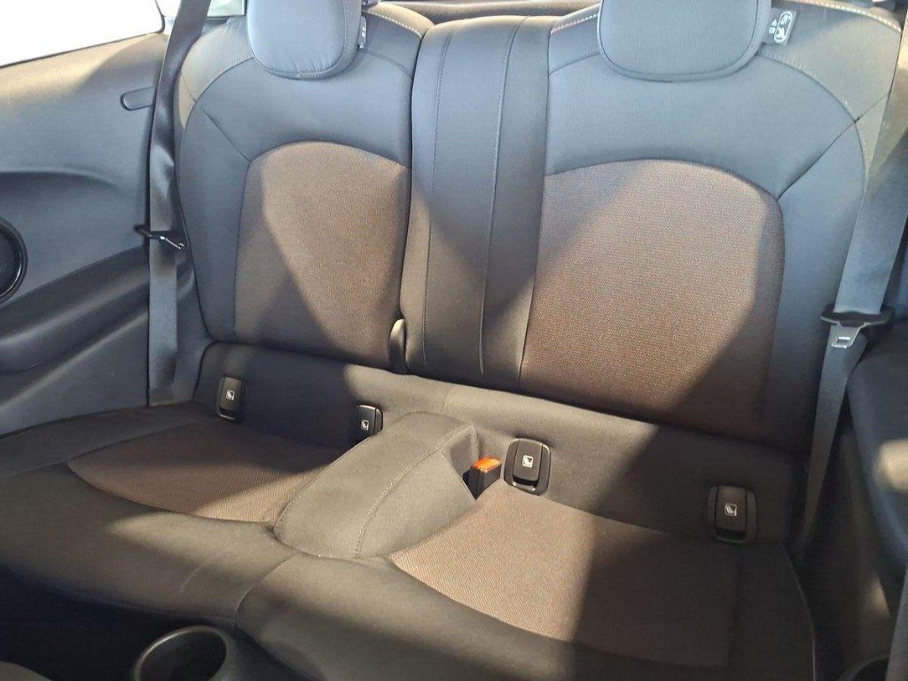 MINI Cooper 1.5 Cooper Classic Aut - 10