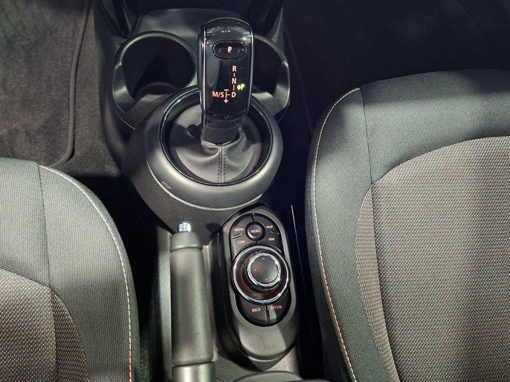 MINI Cooper 1.5 Cooper Classic Aut - 11