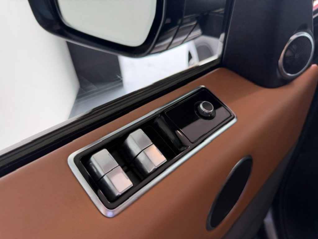 Clicca per ingrandire Range Rover Sport - 2.0 Si4 PHEV HSE Dynamic 404CV PIXEL/TETTO