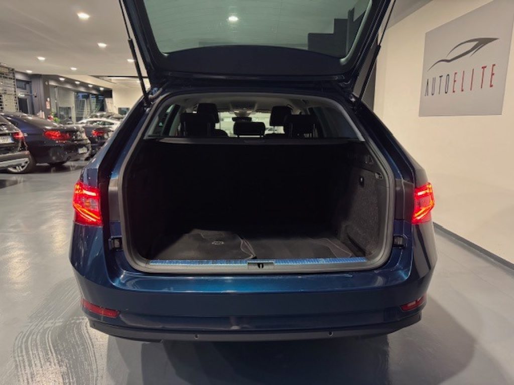 Clicca per ingrandire Superb - 2.0 TDI EVO 150 CV SCR DSG Wagon Executive