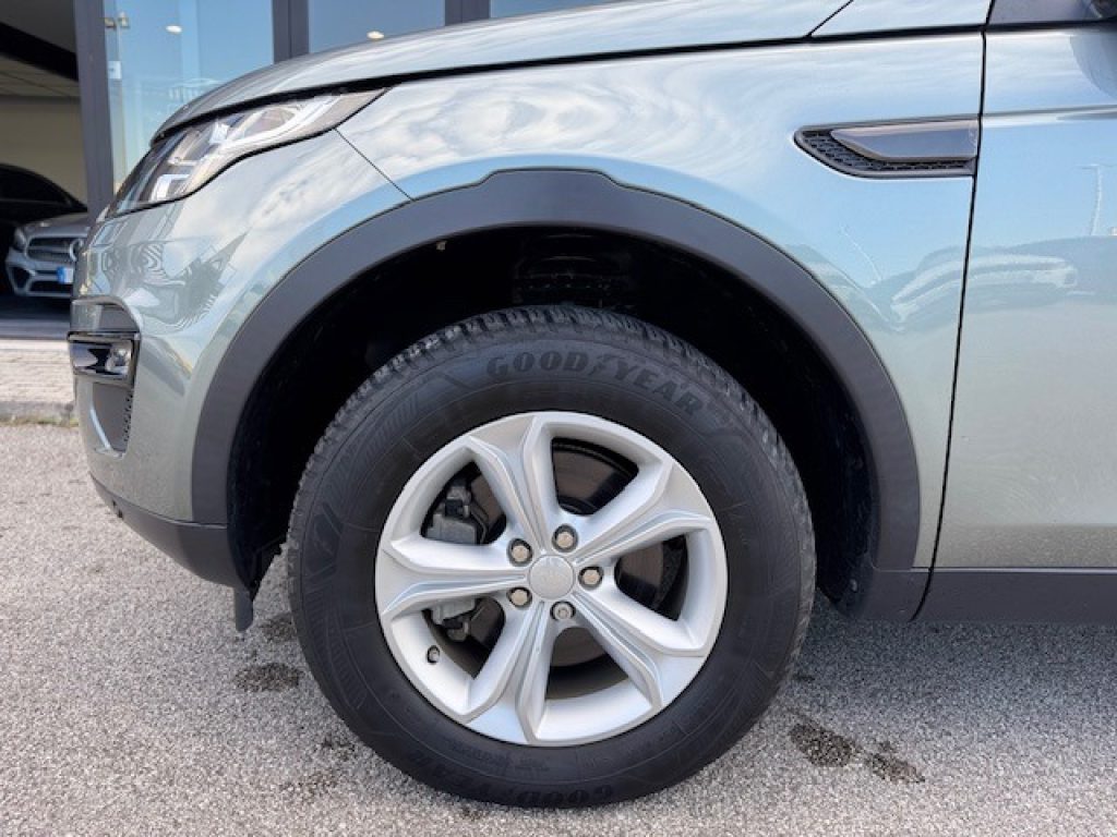 Clicca per ingrandire Discovery Sport - 2.0 TD4 150 CV HSE Luxury