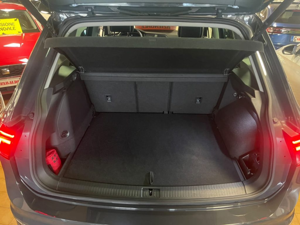 VOLKSWAGEN Tiguan 1.4 TSI eHYBRID DSG Elegance 18 MATRIX PLUG IN - 4