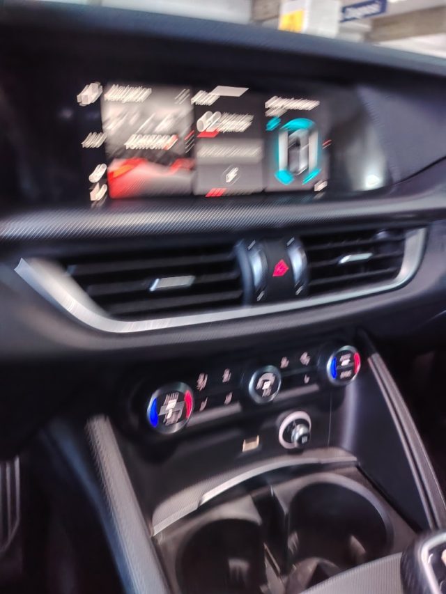 ALFA ROMEO Stelvio — foto 24 di 26
