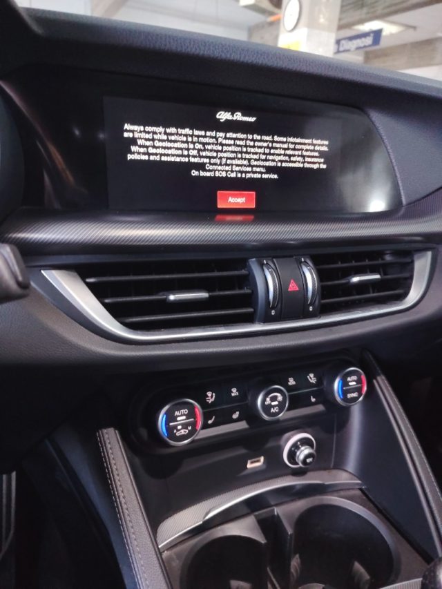 ALFA ROMEO Stelvio — foto 20 di 26