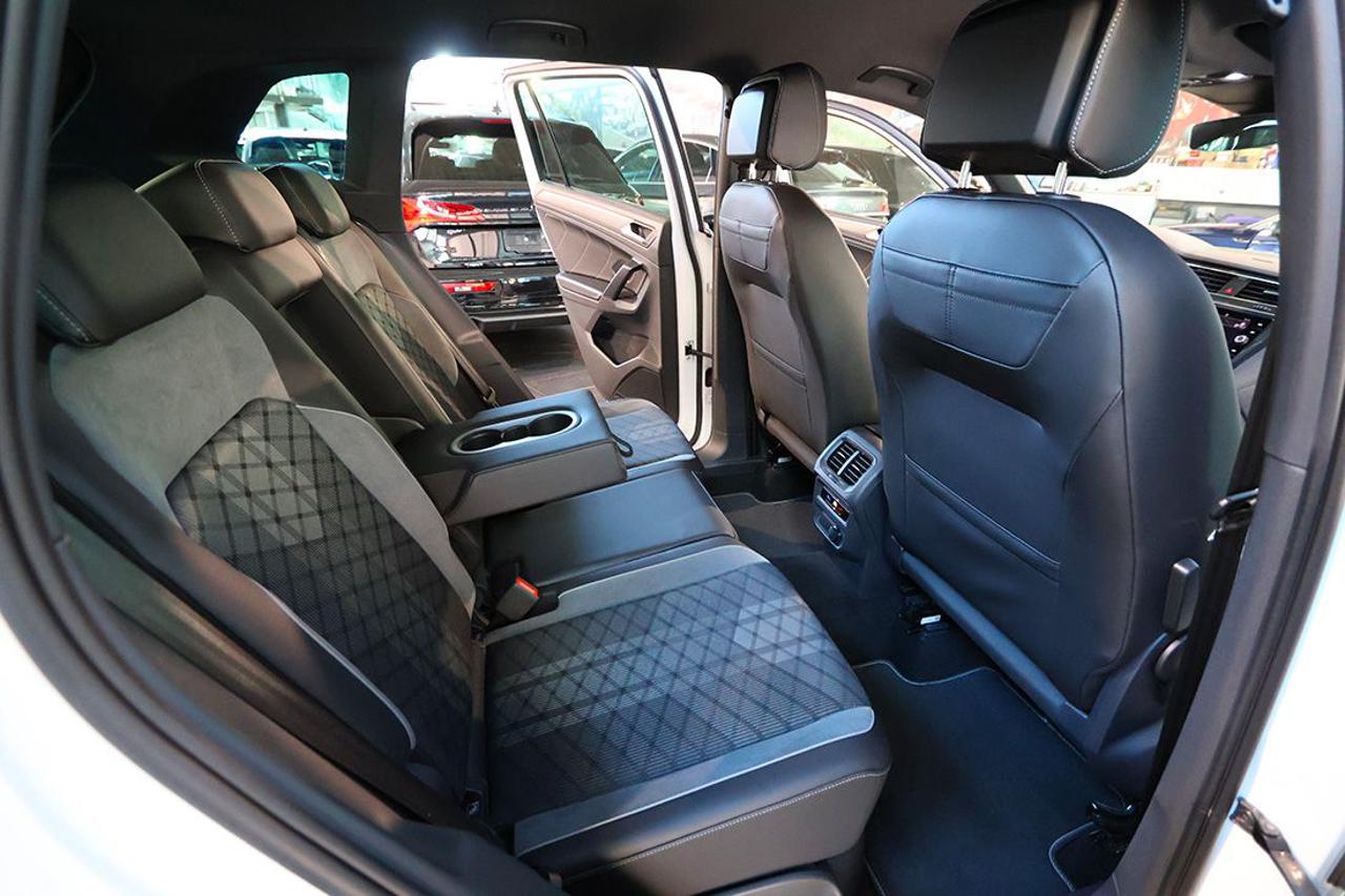 VOLKSWAGEN Tiguan 2.0 TDI 150cv SCR DSG R-Line - 19