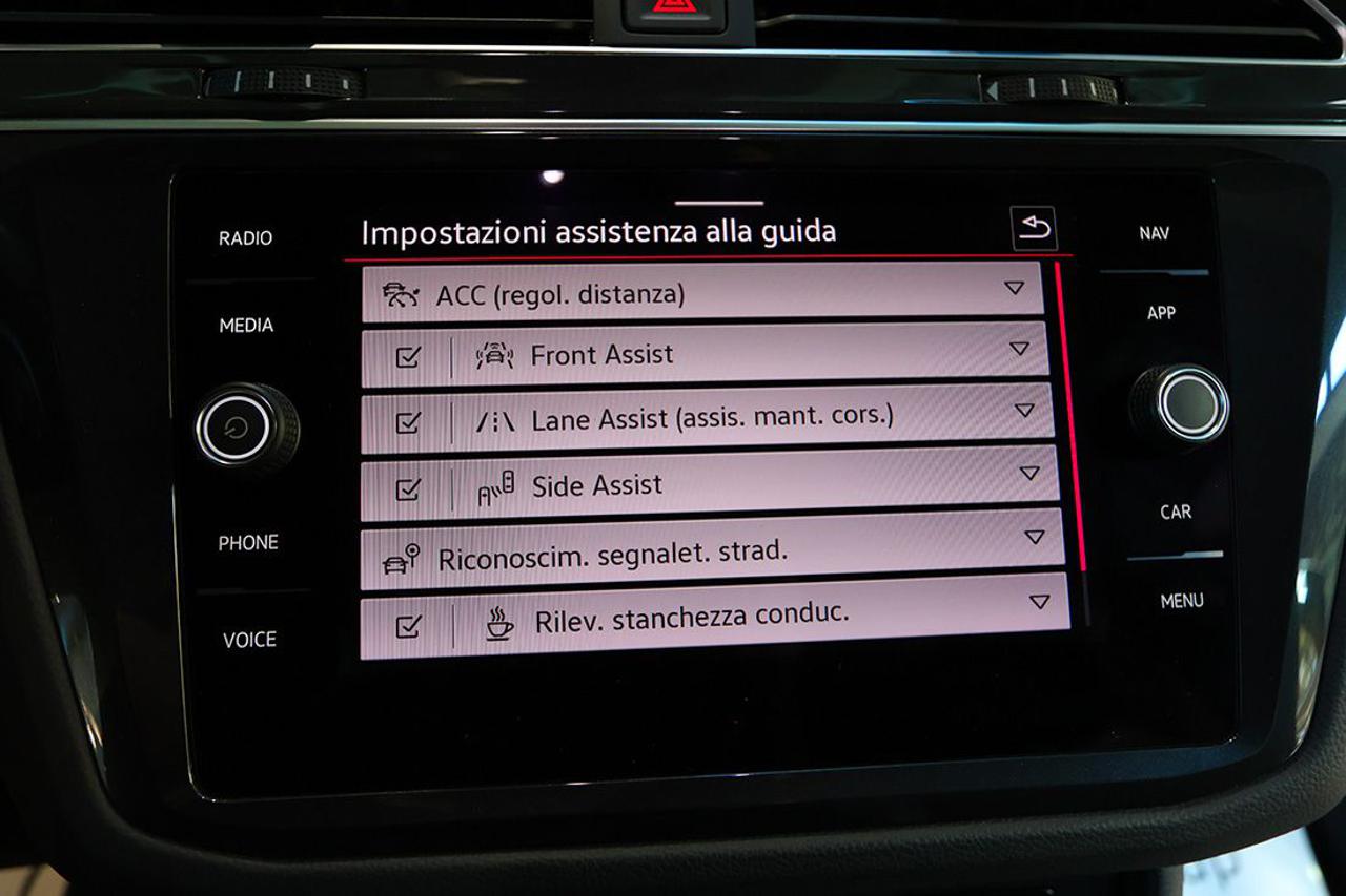 VOLKSWAGEN Tiguan 2.0 TDI 150cv SCR DSG R-Line - 31