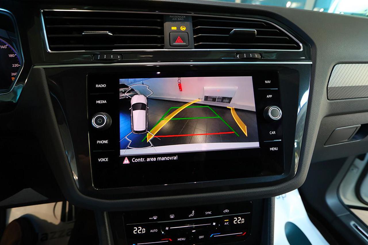 VOLKSWAGEN Tiguan 2.0 TDI 150cv SCR DSG R-Line - 24