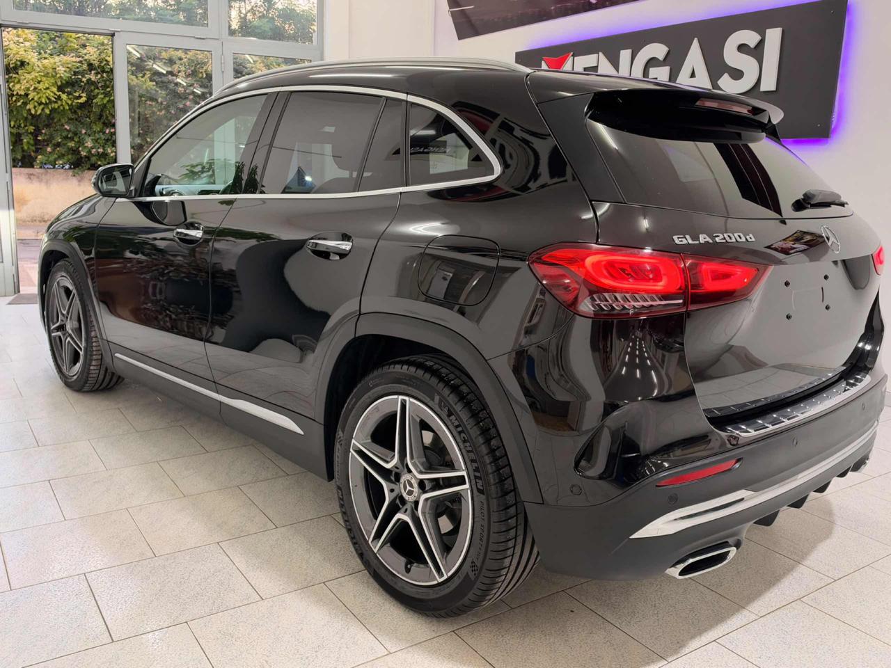 MERCEDES-BENZ GLA 200 Premium AMG Tetto Apribile Automatic ***FULL*** - 4