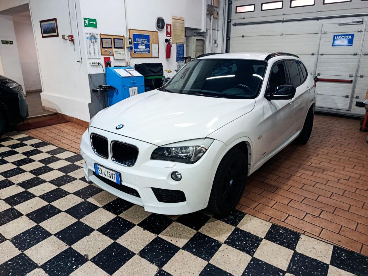 BMW X1 xDrive18d Futura - 1