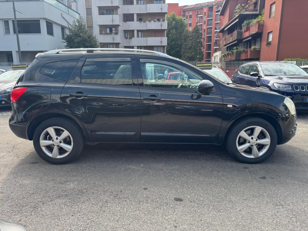 NISSAN Qashqai+2 2.0 dCi DPF Tekna 7 POSTI - 3