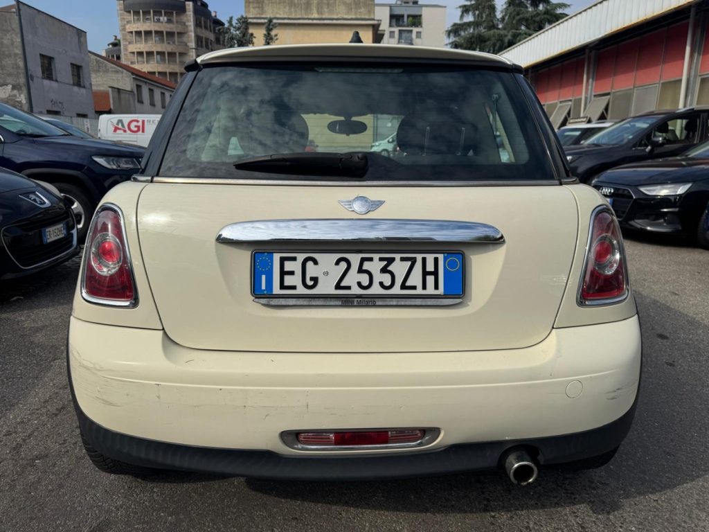 MINI One 1.6 16V One (55kW) - 4