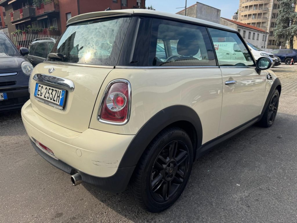 MINI One 1.6 16V One (55kW) - 5