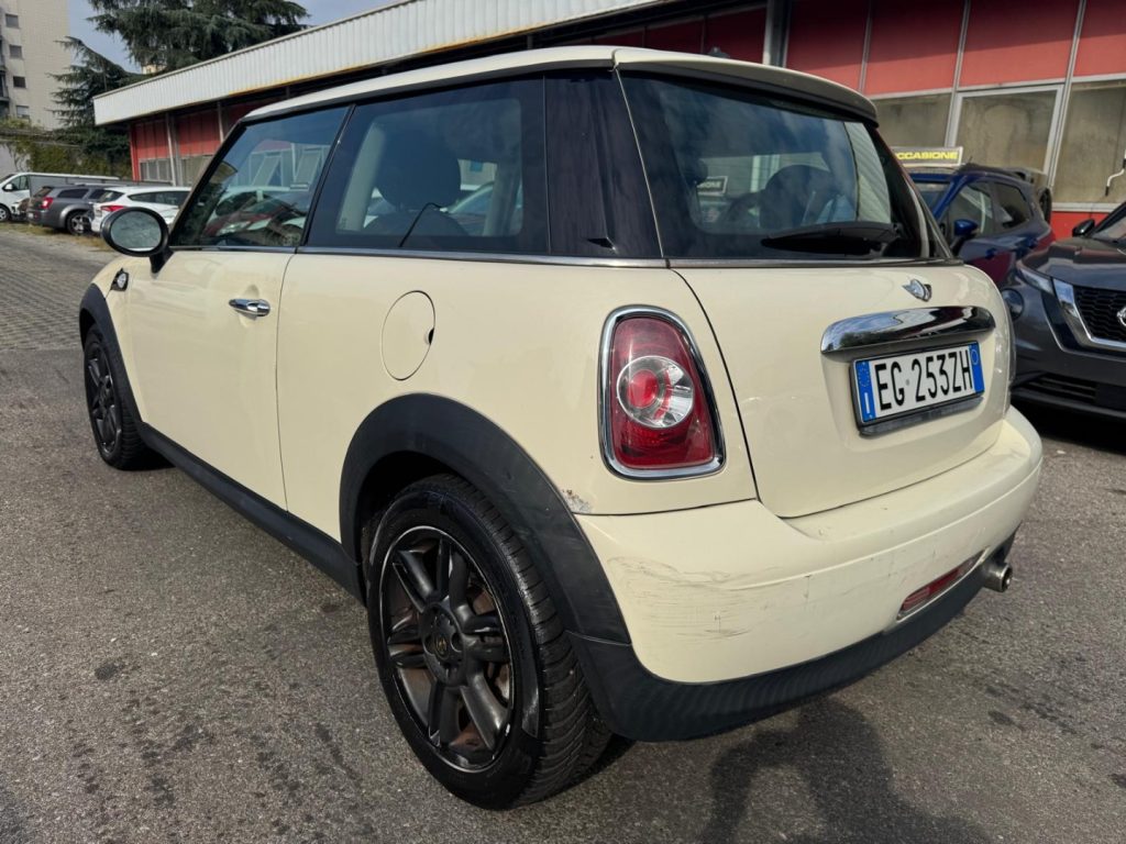 MINI One 1.6 16V One (55kW) - 6