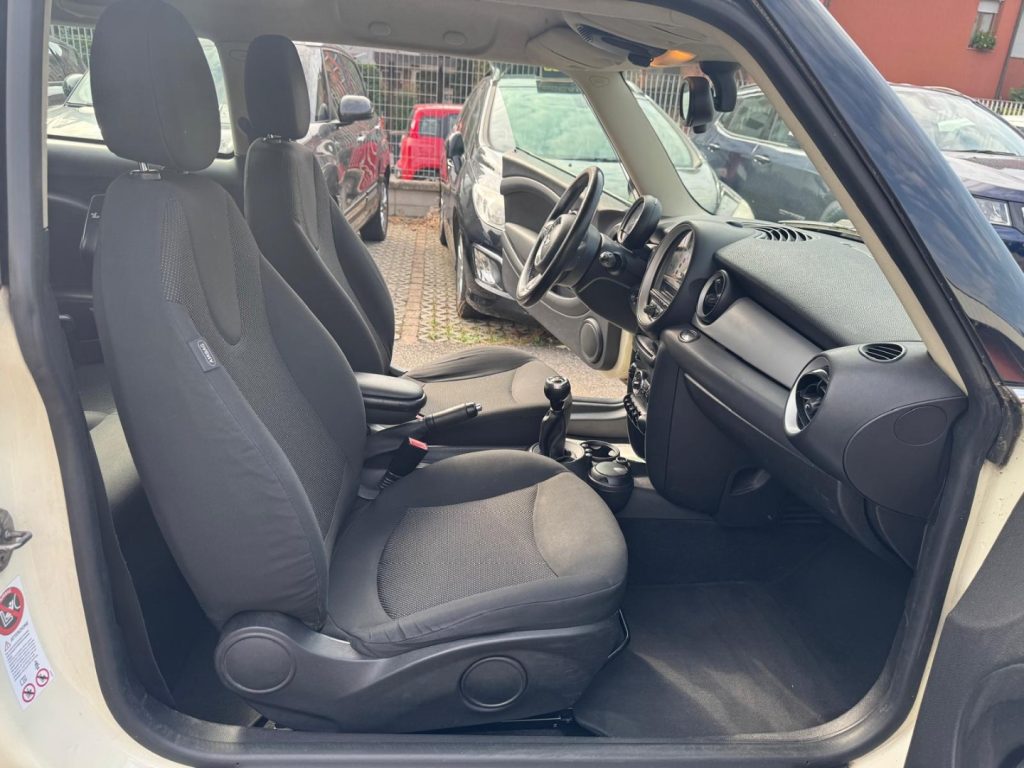 MINI One 1.6 16V One (55kW) - 13