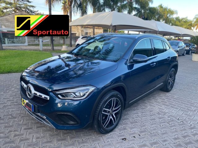 MERCEDES-BENZ GLA 200 Blu metallizzato