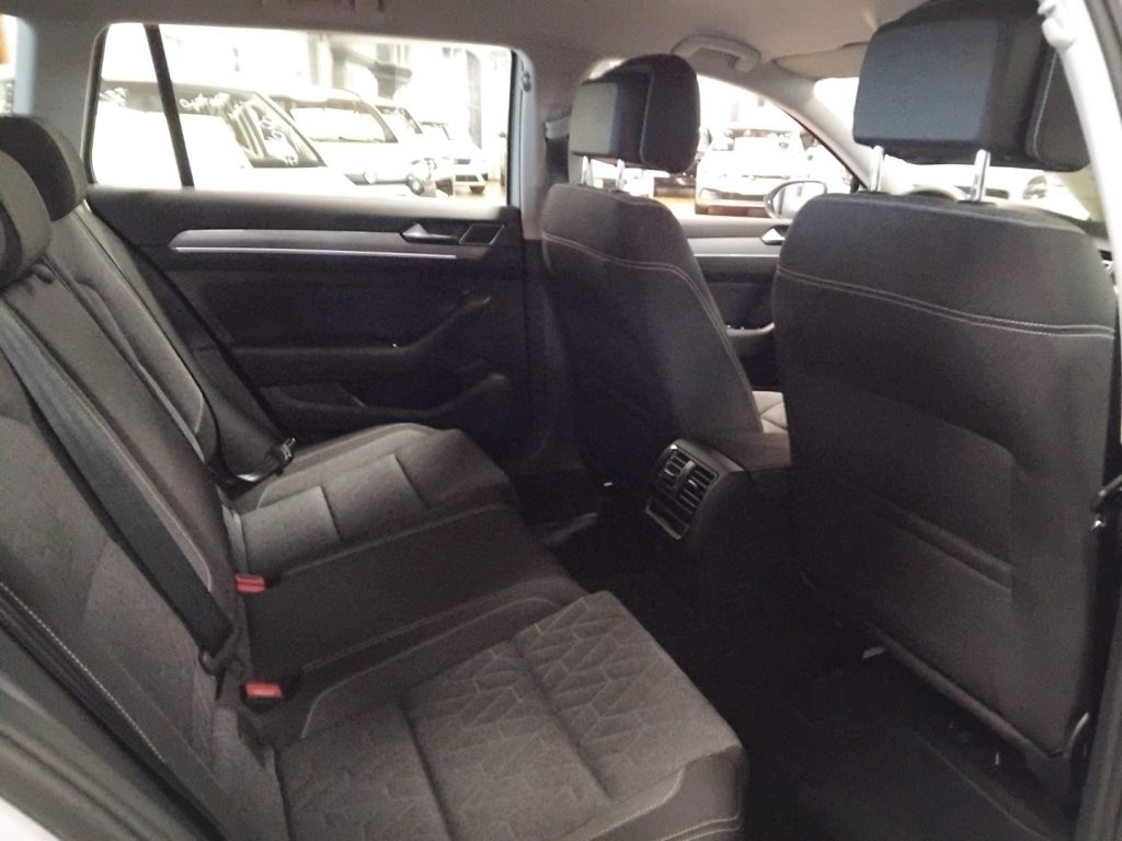 VOLKSWAGEN Passat Variant 2.0 TDI SCR EVO DSG Business C/GRIMALDI SP.DAY - 10