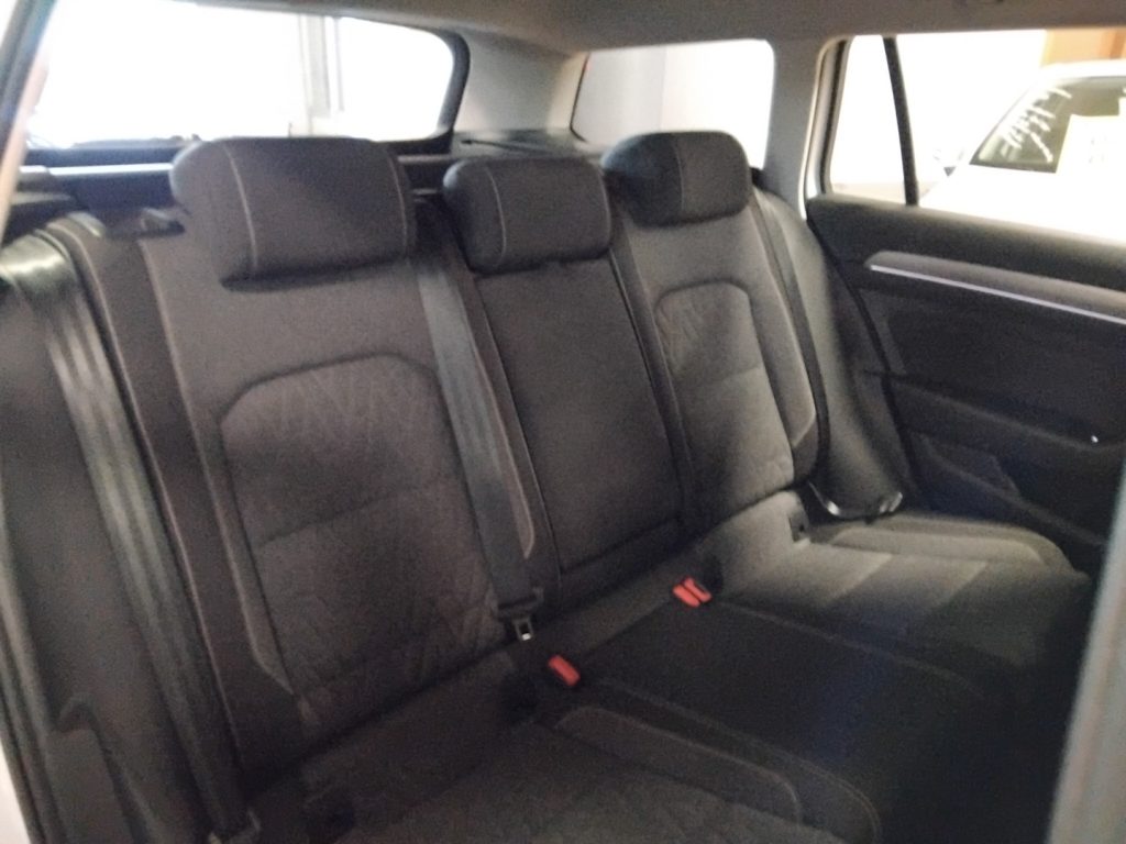 VOLKSWAGEN Passat Variant 2.0 TDI SCR EVO DSG Business C/GRIMALDI SP.DAY - 11