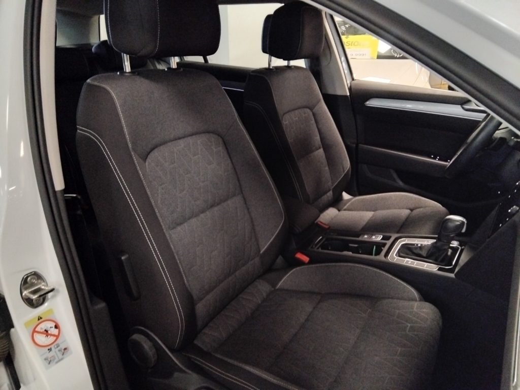 VOLKSWAGEN Passat VAR. 2.0 TDI SCR EVO DSG Business - 13
