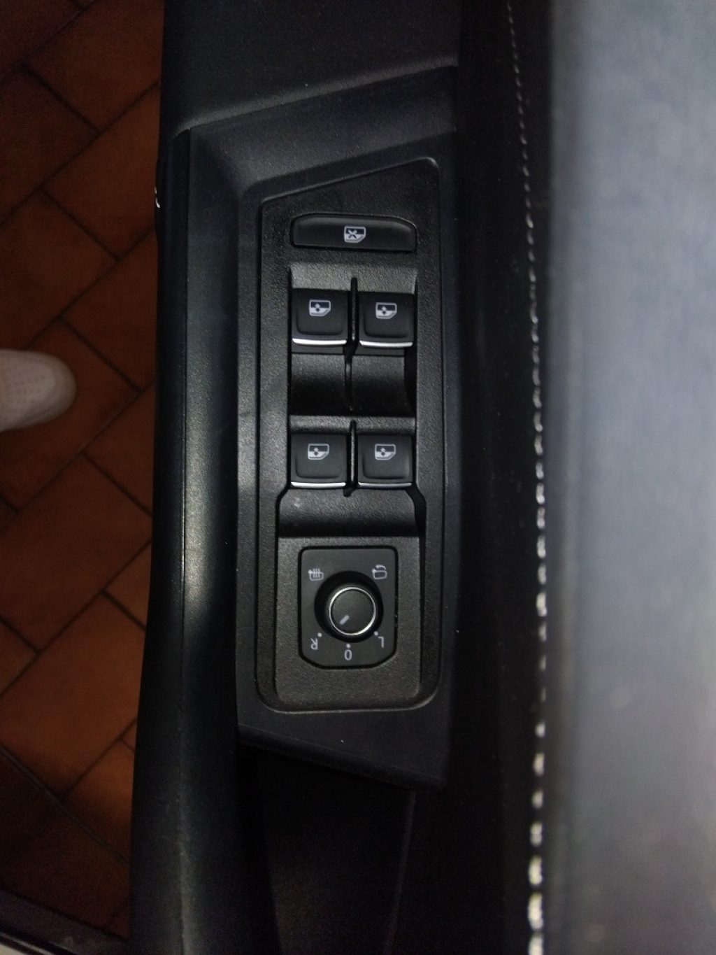 VOLKSWAGEN T-Roc 1.5 TSI DSG R-Line 18 VIDEO LED C/GRIMALDI SP.DAY - 17