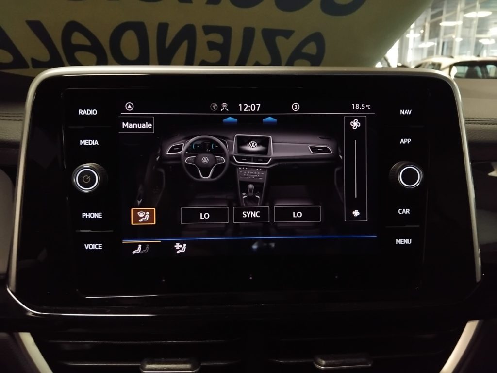 VOLKSWAGEN T-Roc 1.5 TSI DSG R-Line 18 VIDEO LED C/GRIMALDI SP.DAY - 24