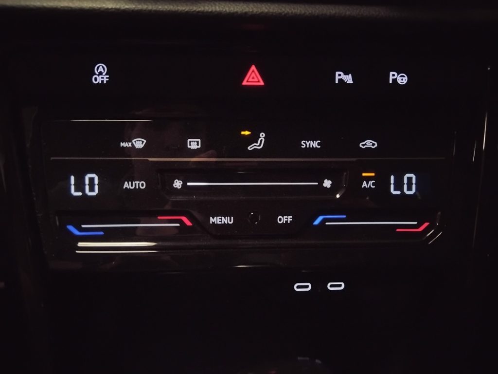 VOLKSWAGEN T-Roc 1.5 TSI DSG R-Line 18 VIDEO LED C/GRIMALDI SP.DAY - 23