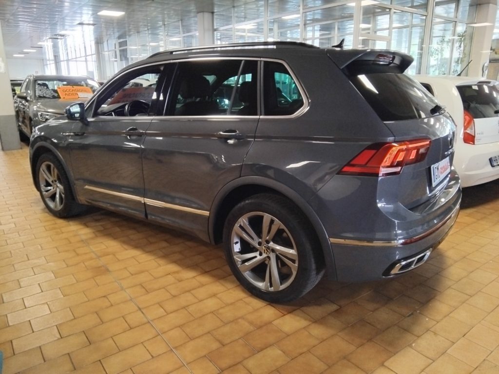 VOLKSWAGEN Tiguan 2.0 TDI 150 CV DSG R-Line 19 C/GRIMALDI SP.DAY - 5