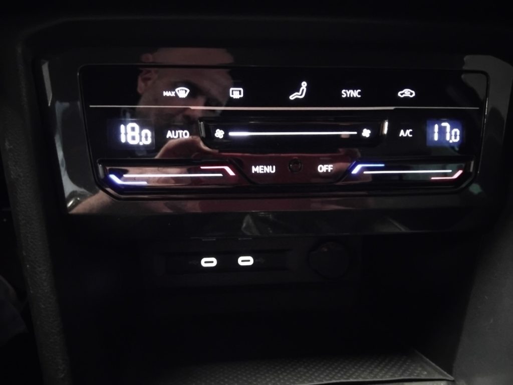 VOLKSWAGEN Tiguan 2.0 TDI 150 CV DSG R-Line 19 C/GRIMALDI SP.DAY - 19