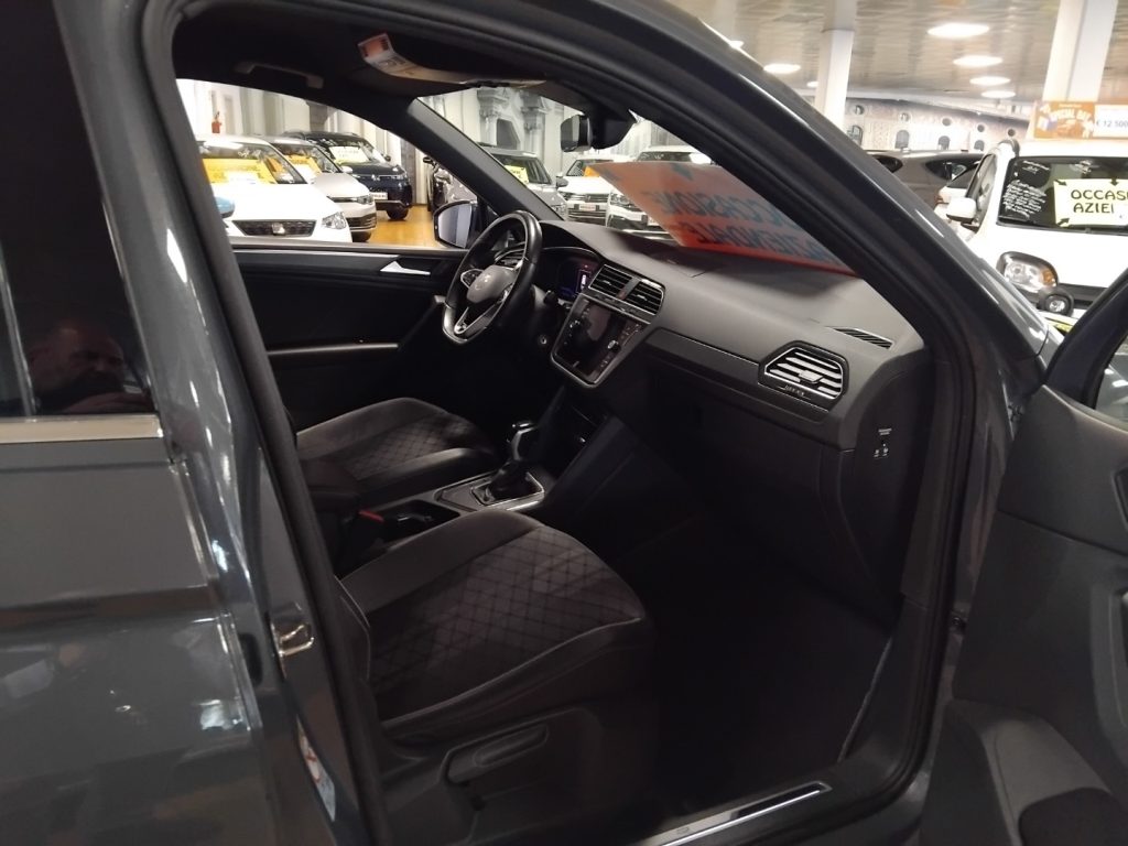 VOLKSWAGEN Tiguan 2.0 TDI 150 CV DSG R-Line 19 C/GRIMALDI SP.DAY - 14