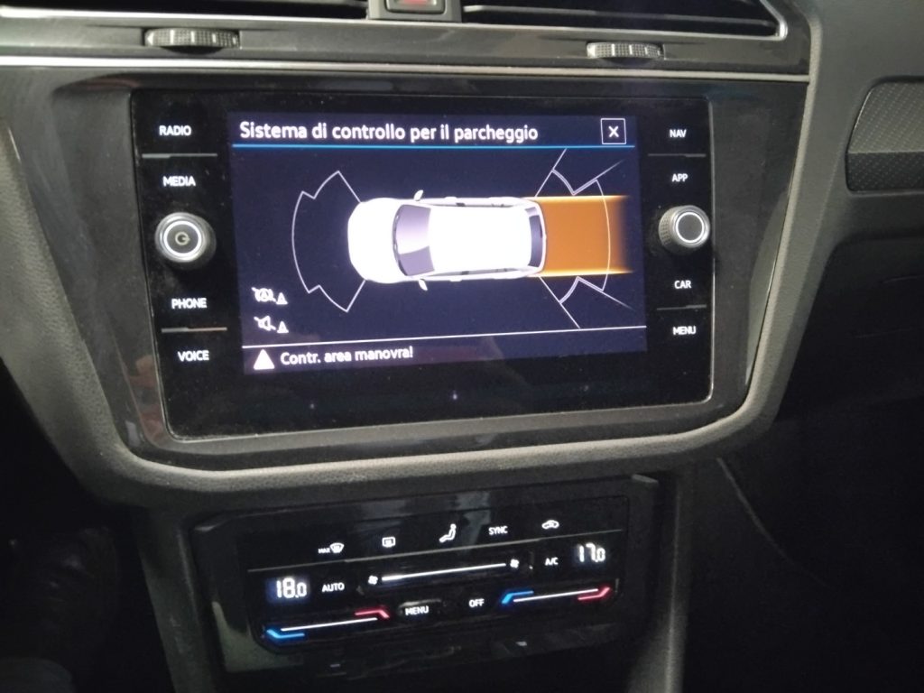 VOLKSWAGEN Tiguan 2.0 TDI 150 CV DSG R-Line 19 C/GRIMALDI SP.DAY - 18