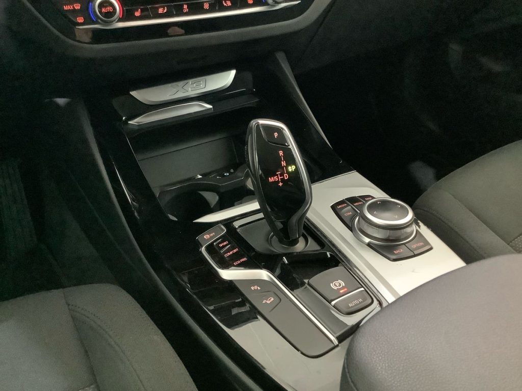 BMW X3 xDrive20d Business Advantage - 8