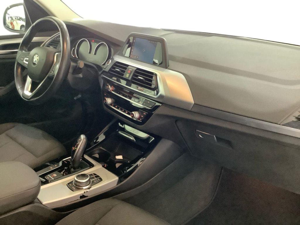 BMW X3 xDrive20d Business Advantage - 9