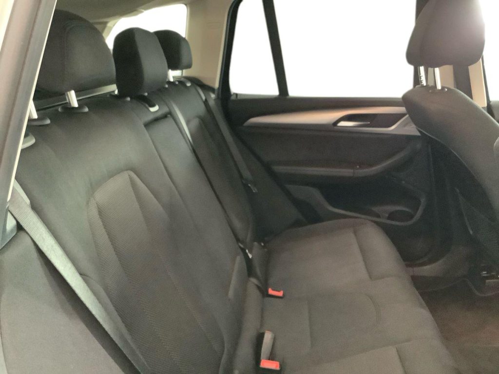 BMW X3 xDrive20d Business Advantage - 11