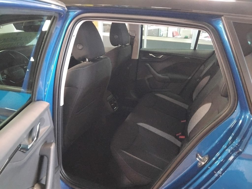 SKODA Kamiq 1.0 TSI DSG Black Dots VIDEO 17 C/GRIMALDI SP.DAY - 7
