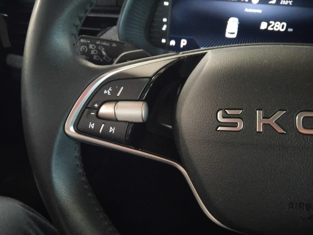 SKODA Kamiq 1.0 TSI DSG Black Dots VIDEO 17 C/GRIMALDI SP.DAY - 26