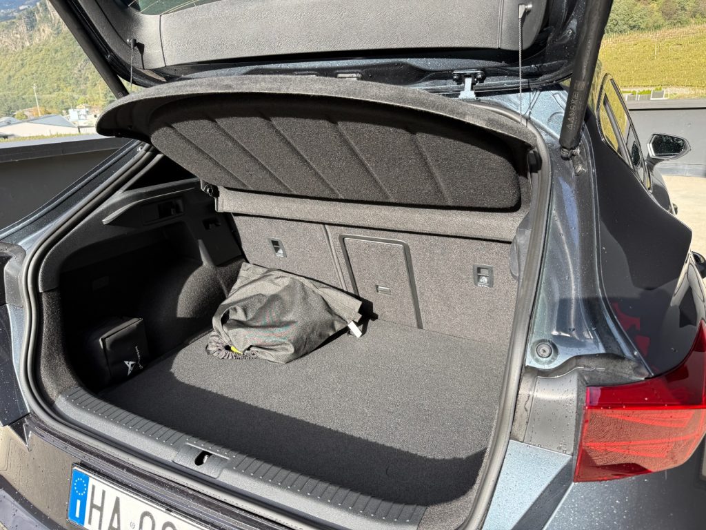 CUPRA Formentor 1.5 e-Hybrid DSG Dark Stone Navi LED 360° Pano - 23