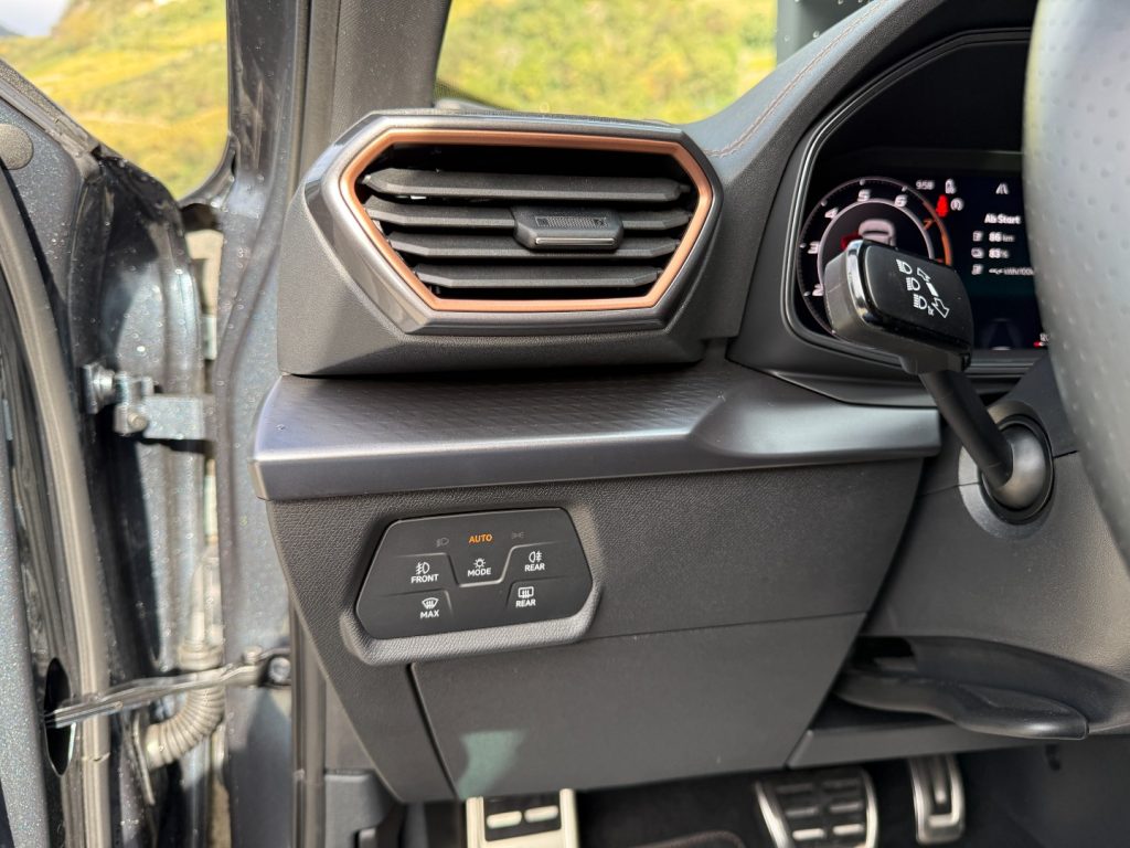 CUPRA Formentor 1.5 e-Hybrid DSG Dark Stone Navi LED 360° Pano - 13