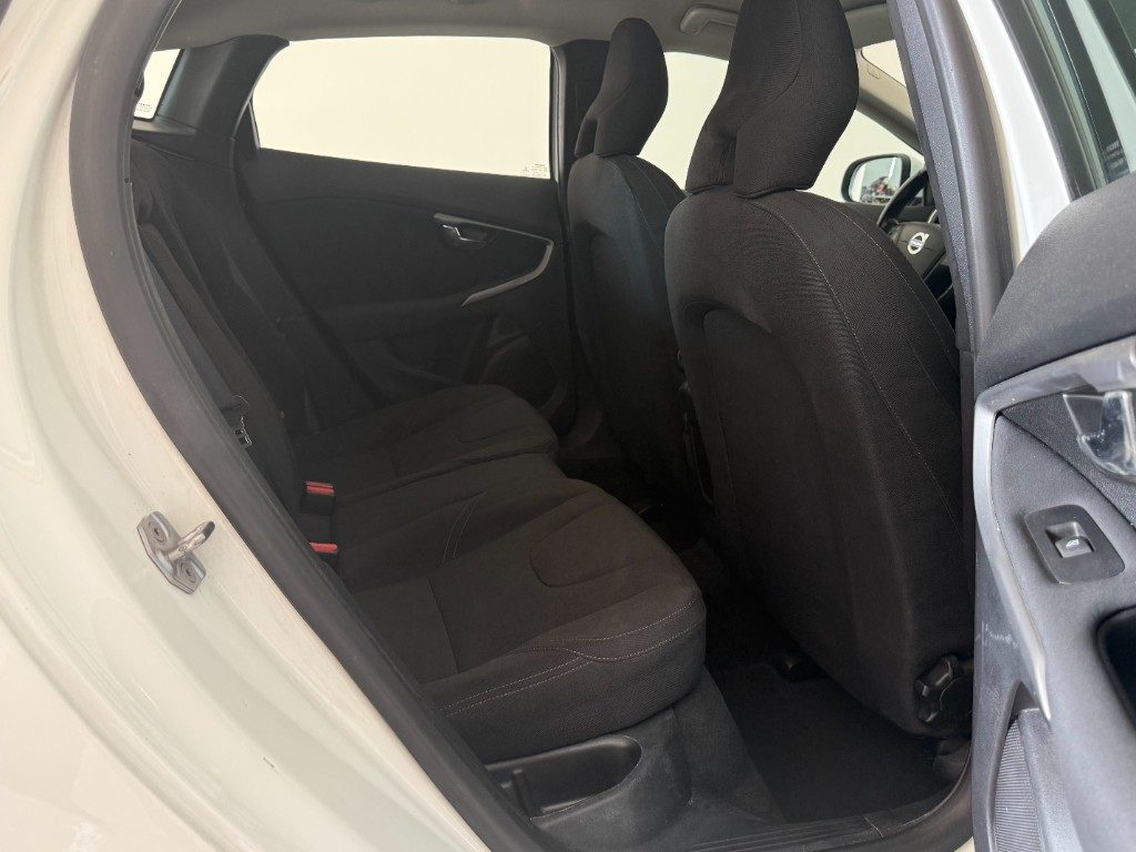 VOLVO V40 T2 Summum - 18