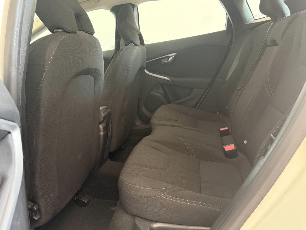 VOLVO V40 T2 Summum - 20