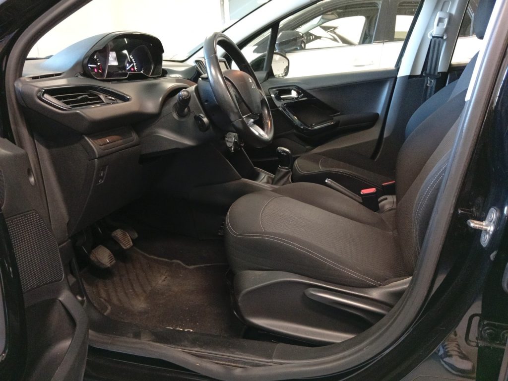 PEUGEOT 208 208 5p 1.2 puretech Active 82cv - 9