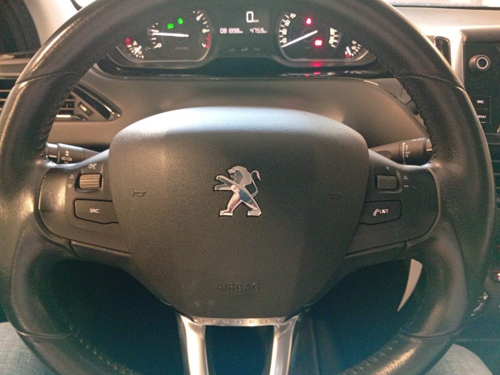 PEUGEOT 208 208 5p 1.2 puretech Active 82cv - 12