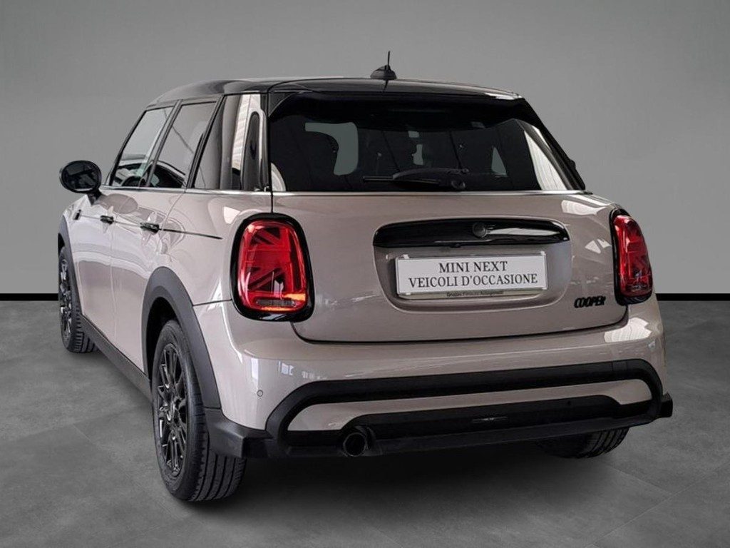 MINI Cooper 1.5 Cooper Classic 5 porte Pacchetto Premium Aut. - 4