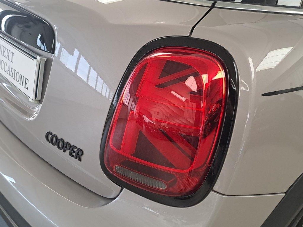 MINI Cooper 1.5 Cooper Classic 5 porte Pacchetto Premium Aut. - 7