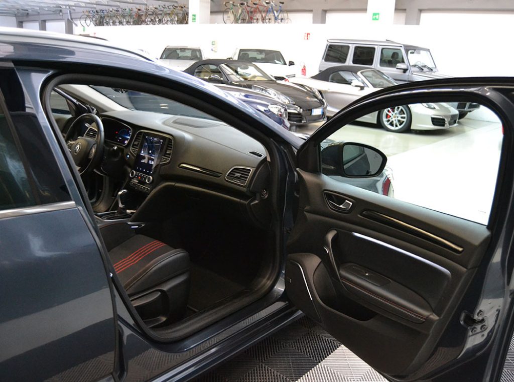 RENAULT Megane Sporter Plug-in Hybrid E-TECH 160 CV R.S. Line ** - 4