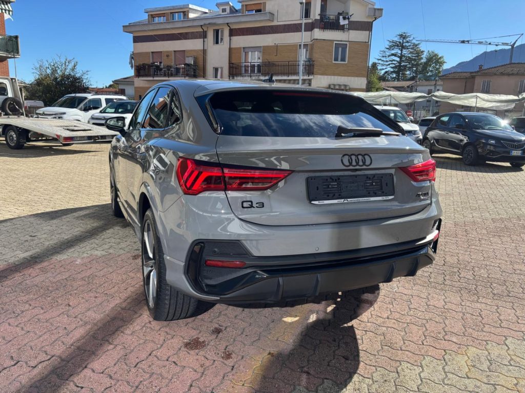 AUDI Q3 SPB 40 TDI Quattro S-Tronic S-Line *GANCIO TRAINO - 7