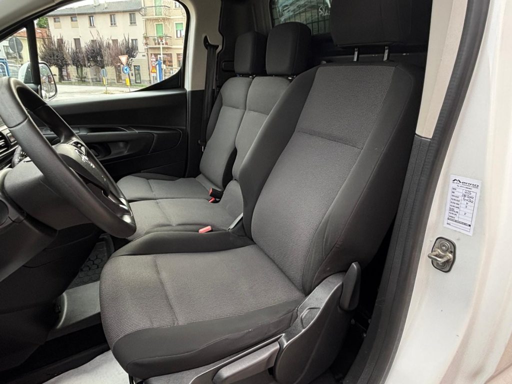 OPEL Combo Cargo XL 1.5 Diesel 100CV 3 POSTI-GOMME 4 STAGIONI - 23