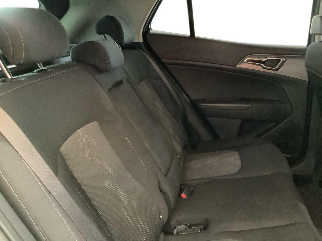 KIA Sportage 1.6 CRDi MHEV DCT Style - 11
