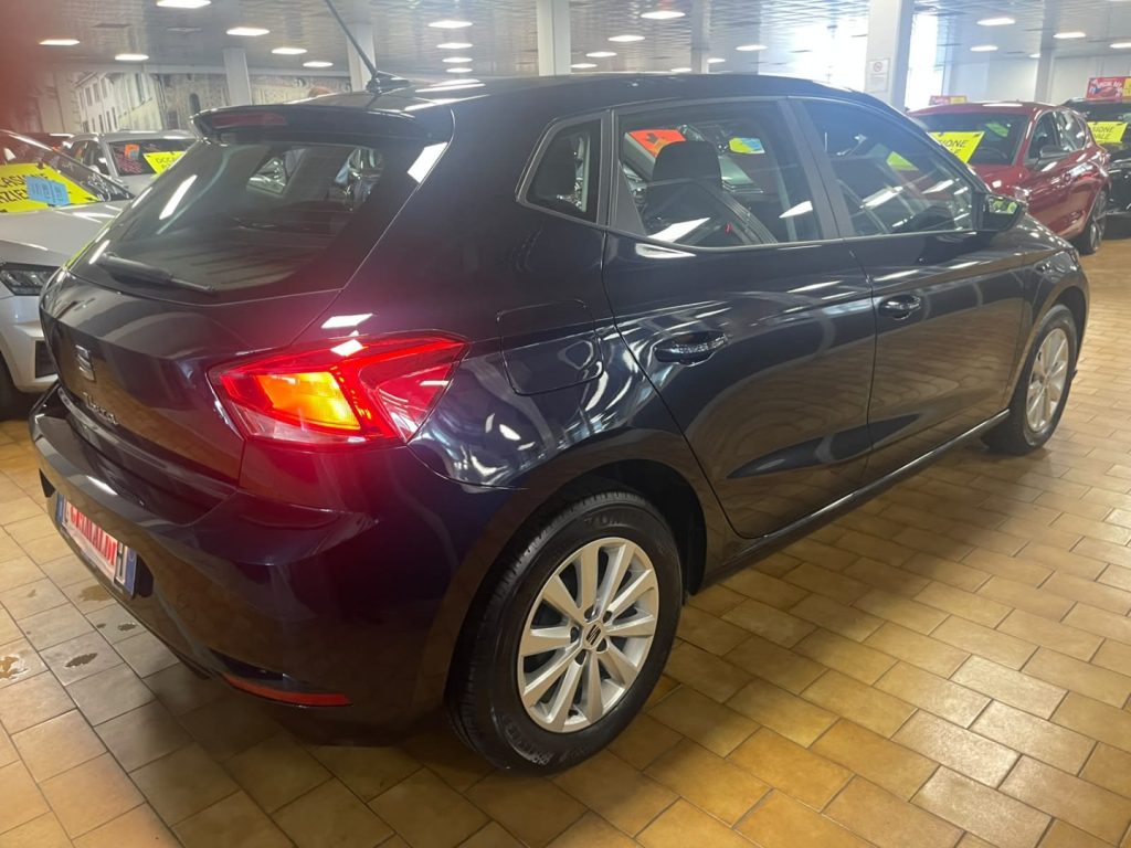 SEAT Ibiza 1.0 TGI 5 porte Business - 4