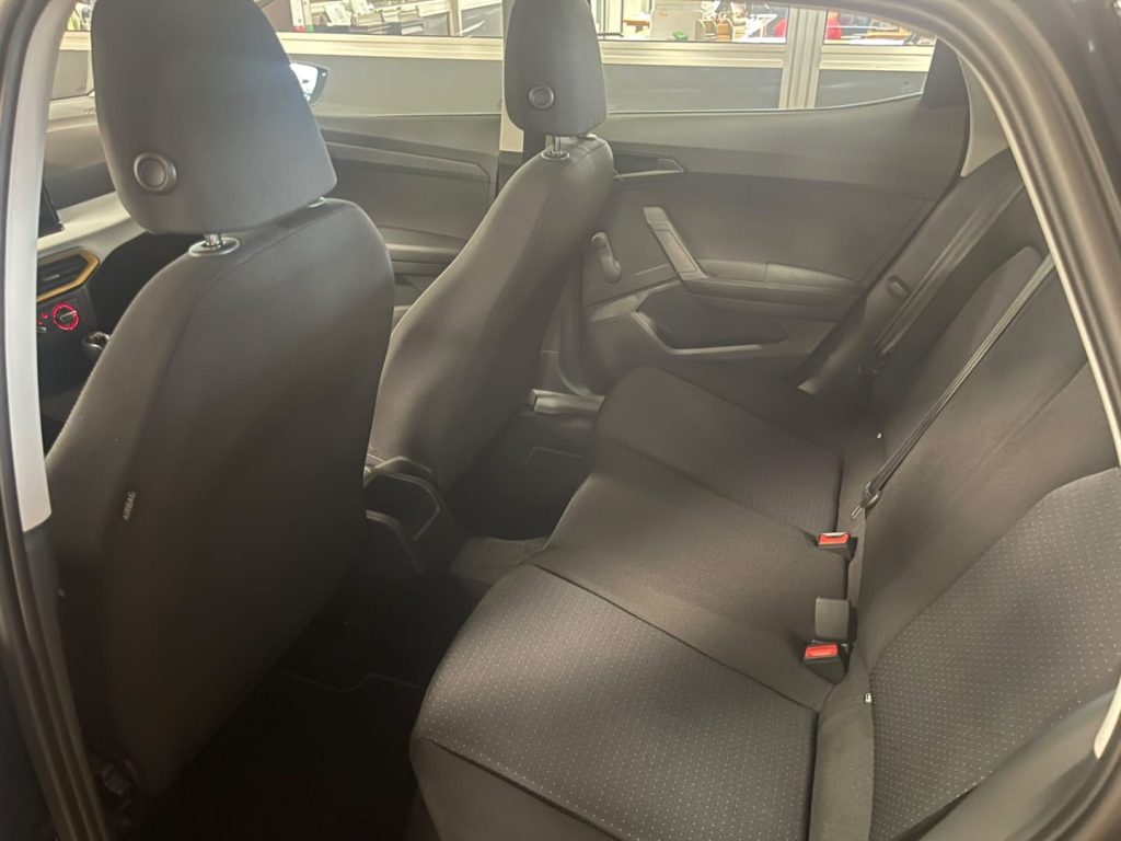 SEAT Ibiza 1.0 TGI 5 porte Business - 6