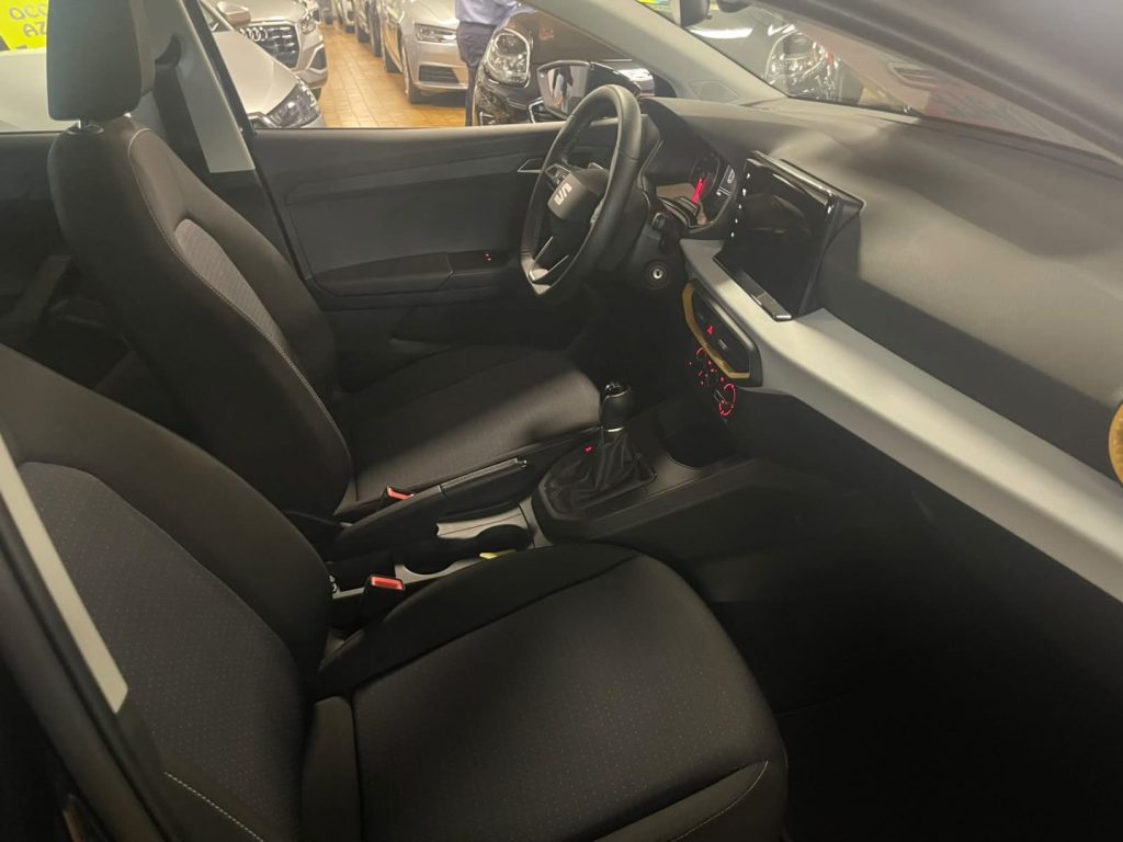 SEAT Ibiza 1.0 TGI 5 porte Business - 10